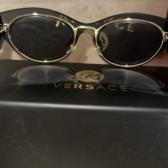 Versace Sunglasses - Picture 6 of 7
